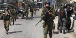 الجيش الإسرائيلي يعلن مهاجمة مسلحين وبنى تحتية لحزب الله في جنوب لبنان
