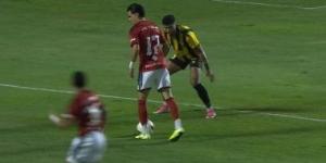 15 دقيقة.. الأهلي 0-0 المقاولون العرب.. محاولات حمراء
