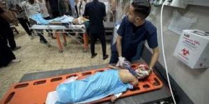 إصابة عشرات الفلسطينيين جراء استهداف طيران الاحتلال الإسرائيلي وسط قطاع غزة