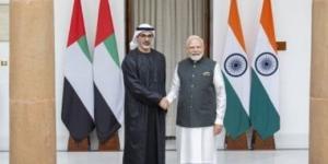 ولي عهد أبوظبي ورئيس الوزراء الهندي يبحثان العلاقات الثنائية وسبل تعزيزها