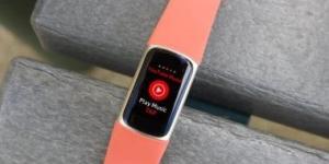 جوجل تحضر مفاجأة لعشاق اللياقة البدنية.. سوار Fitbit جديد قد يأتى بـWear OS