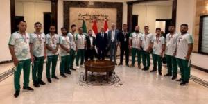 سفير بغداد في القاهرة يستقبل بعثة منتخب العراق لكرة القدم للمكفوفين