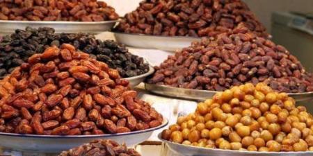 مع بلوغه ذروة الموسم.. انخفاض أسعار البلح والتمور في الأسواق.. شعبة الفاكهة توضح الأسباب وتوقعاتها المستقبلية