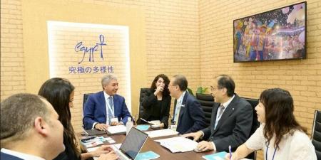 وزير السياحة يبحث مع رئيس الرابطة اليابانية لوكلاء السفر زيادة الحركة الوافدة لمصر