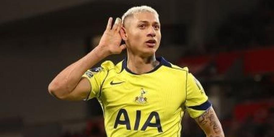 ريتشارليسون يتمم اتفاقه مع طرابزون سبور لمزاملة محمد صلاح وينتظر توتنهام