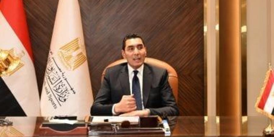 وزير الرياضة يتواصل هاتفياً مع نورا عصام وفريال أشرف للاطمئنان على حالتهما الصحية