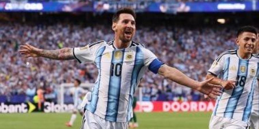 الأرجنتين تعلن إيقاف كل مباريات الدوري عند الدقيقة 10 تكريمًا لـ«ميسي»