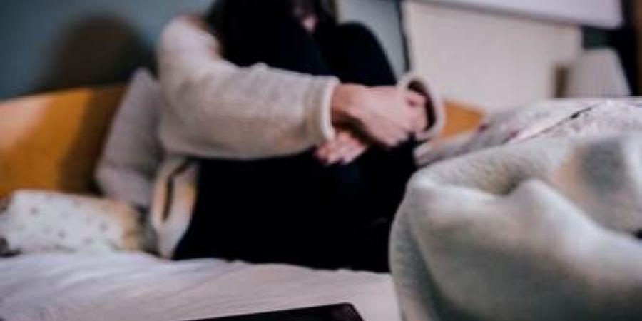 عصابة جديدة تستدرج الفتيات.. و"صانع محتوى" في قفص الاتهام