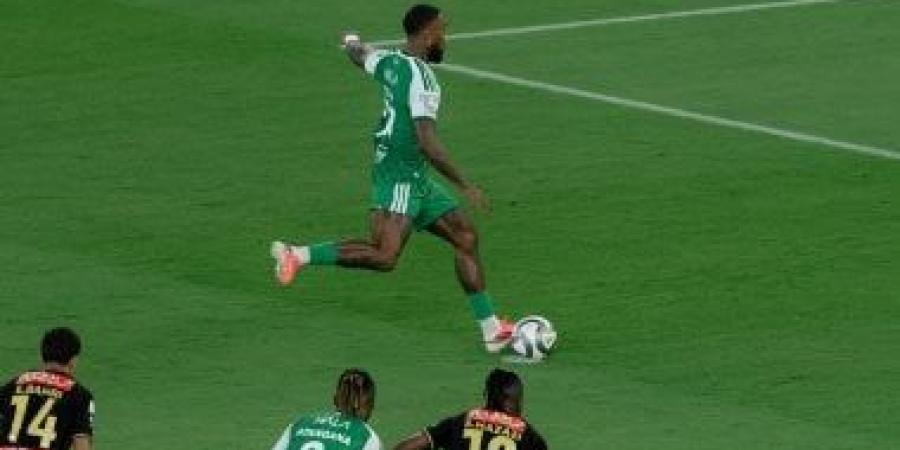 الأهلى يتقدم على الرياض 3-0 فى الشوط الأول