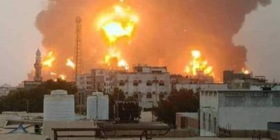 الجيش اليمنى يشن غارات جوية وقصف مدفعى يستهدفان مواقع للحوثيين