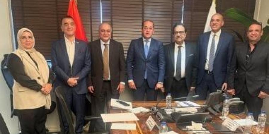 اتحاد الناشرين المصريين يناقش سبل دعم صناعة النشر مع وزير المالية