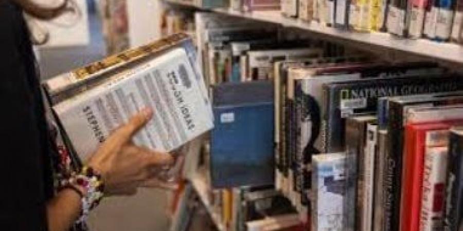 حرب الكتب فى أمريكا.. المكتبات تواجه الانهيار بسبب صراع الأيديولوجيات