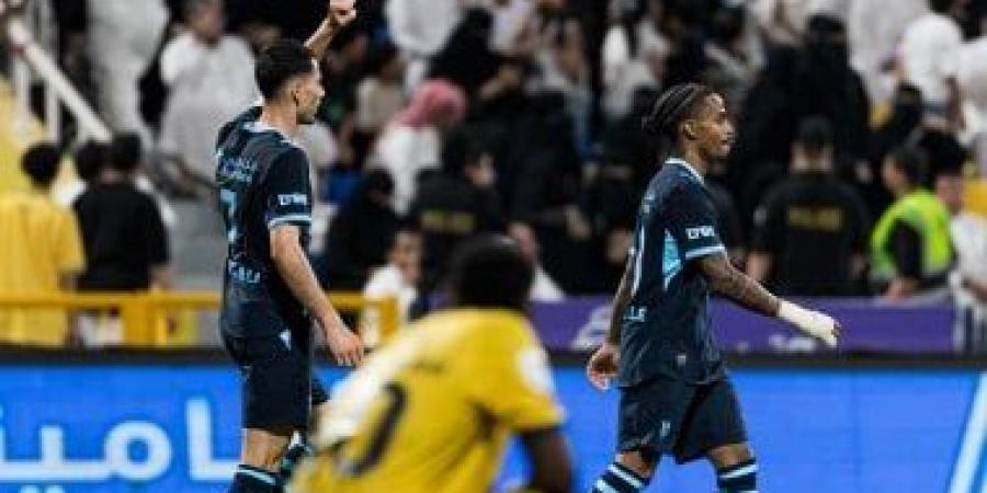 الهلال يكتسح التعاون بسداسية.. هاتريك مارتينيلي يقود الزعيم لصدارة الدوري السعودي