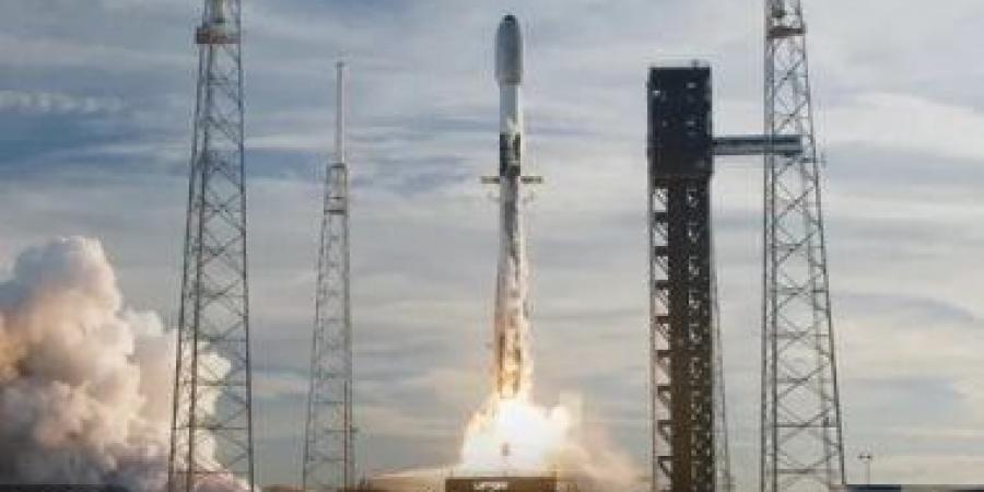 شركة SpaceX تطلق قمر اتصالات على متن المهمة رقم 700 لصواريخ Falcon