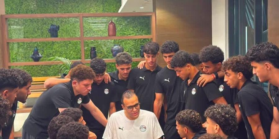 محاضرات طبية لمنتخب الشباب.. وشوقي غريب يحفز اللاعبين
