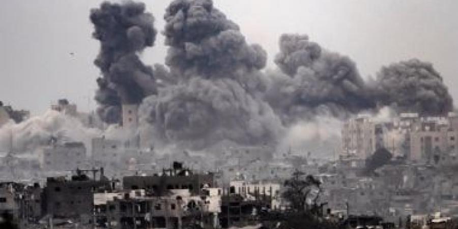 الاحتلال الإسرائيلي يقصف خيامًا لنازحين في خان يونس