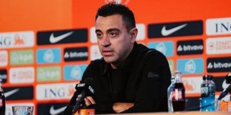 تشافي هيرنانديز يقود أول حصة تدريبية لمنتخب هولندا.. فيديو