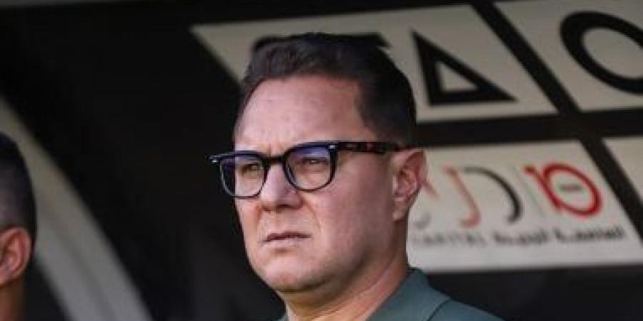 محمد أمين بن هاشم يقود تدريبات مودرن سبورت عقب العودة من المغرب