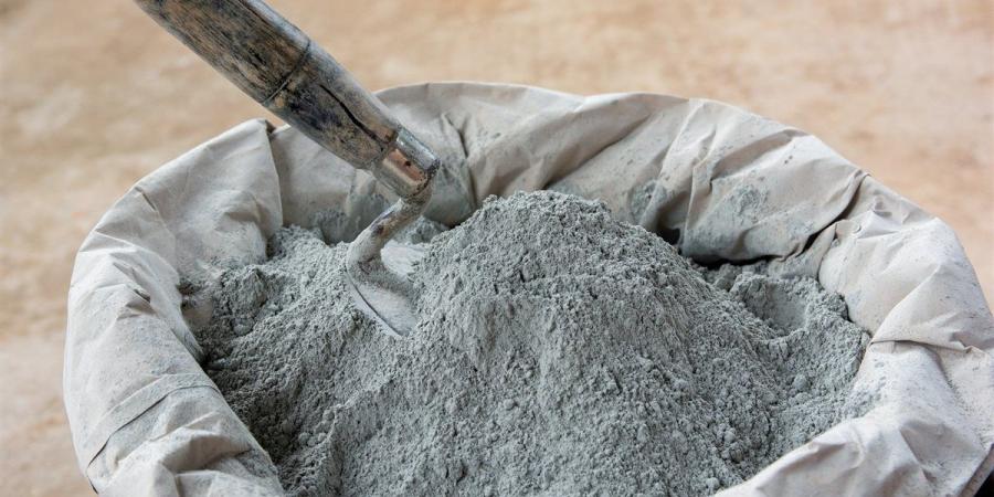 أسعار الأسمنت في سوق مواد البناء اليوم الخميس
