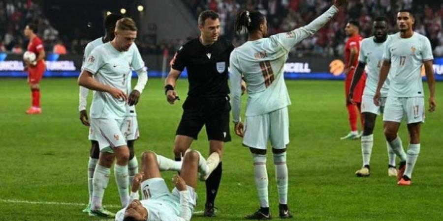 مبابي يترك معسكر المنتخب الفرنسي بعد إصابته في الركبة- (فيديو)