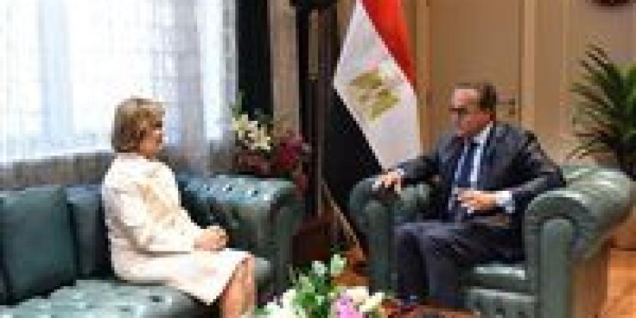 وزير الصحة يبحث مع «فيليبس» تعزيز التعاون وتوطين صناعة الأجهزة الطبية في مصر